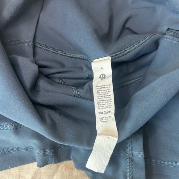 Lululemon align high rise shorts 4” - Picture 3 of 4